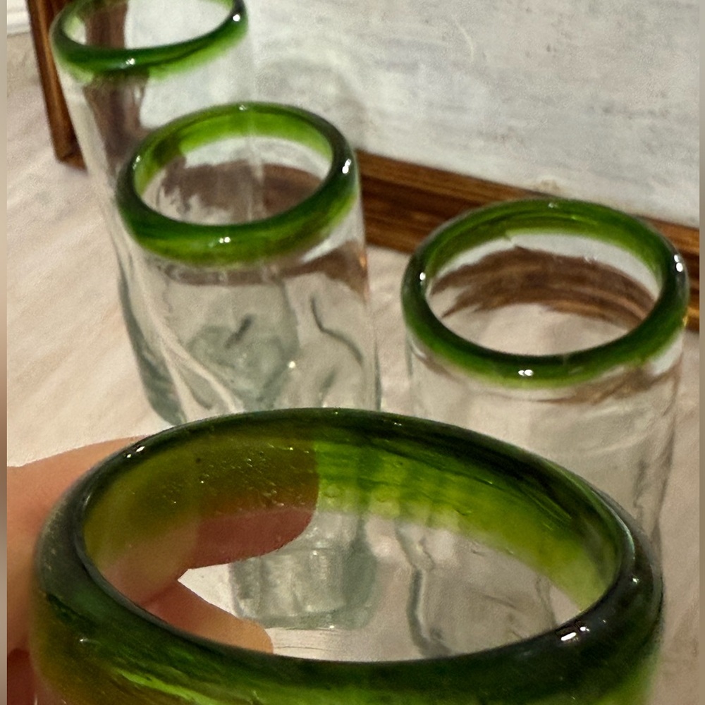 Set of mid Century Hand Blown Emerald Green Glass Tumbler High Ball Glass Set. - Picture 8 of 10